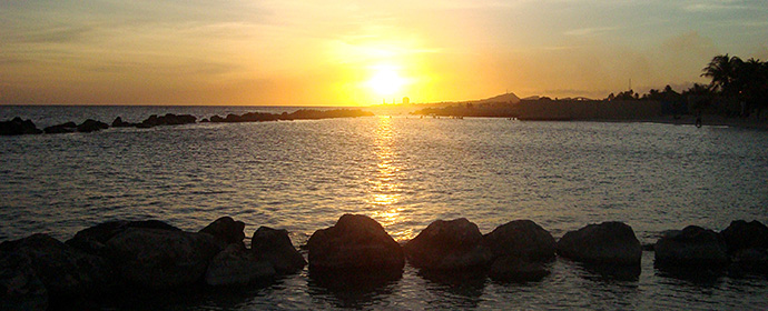 Eturia_1_testimonial_Sorin_Curacao_06_2009_Breezes_Resort_sunset-view-4